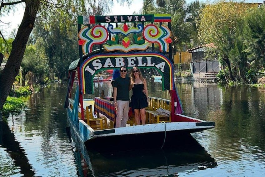 PRIVATE TOUR : Xochimilco, Coyoacan with Frida Kahlo Museum option 1