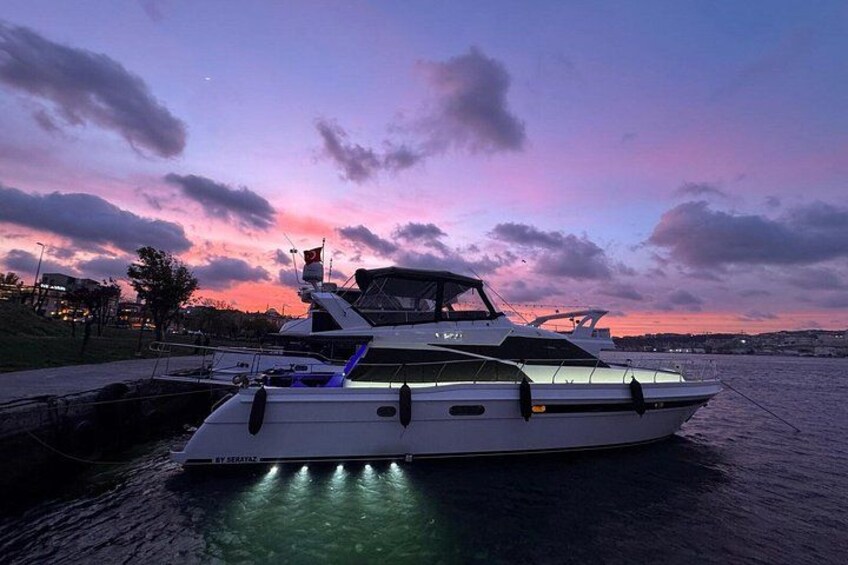 Istanbul Private Bosphorus Luxury Yacht 20m 65ft – 20 Guests 1