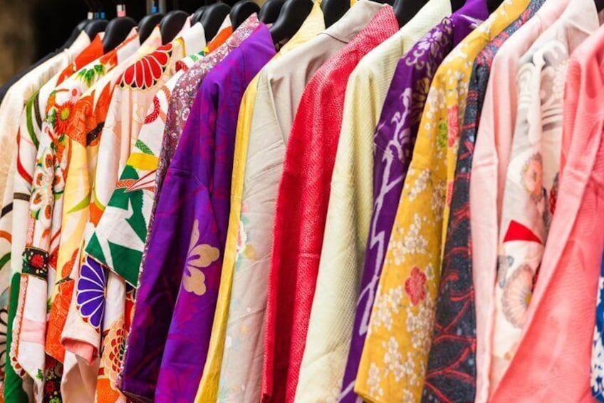 For an additional 5,500 yen, you can add a kimono dressing experience as an optional upgrade. 2