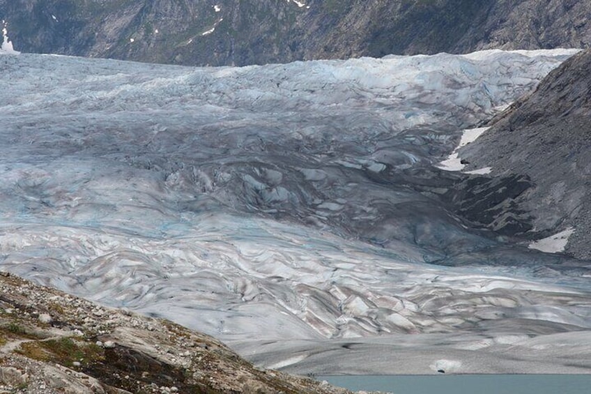 Hiking and Kayaking Experience on Tunsbergdalsbreen 5