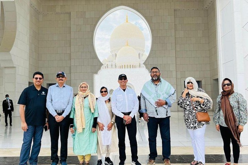 Sheikh Zayed Grand Mosque with Louver Museum Tickets 4