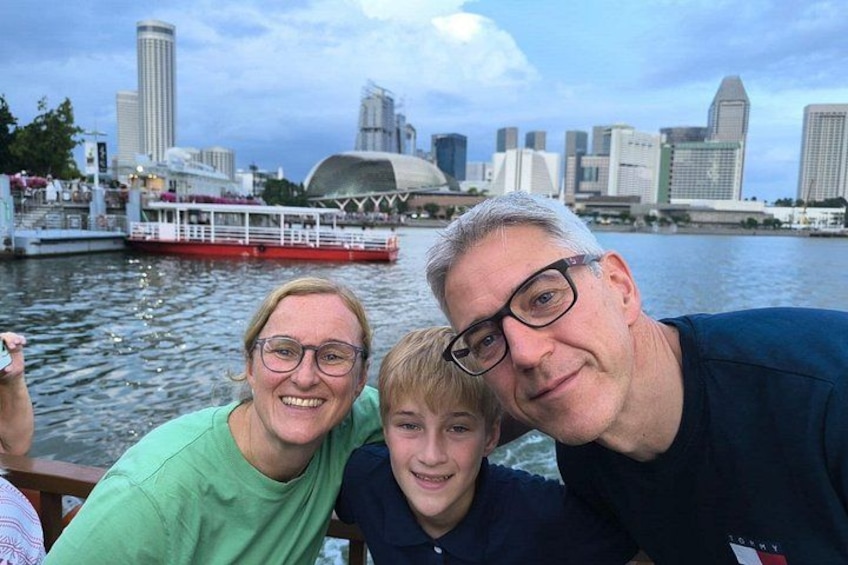 Singapore River Cruise Family Photo with City Skyline & Esplanade Dome 3