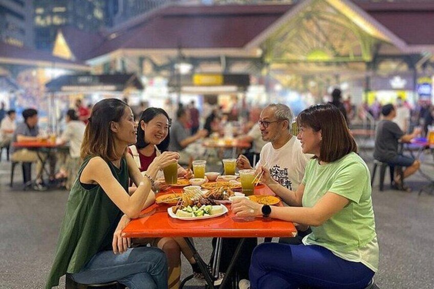 singapore-lau-pa-sat-hawker-centre-food-tour-night 4