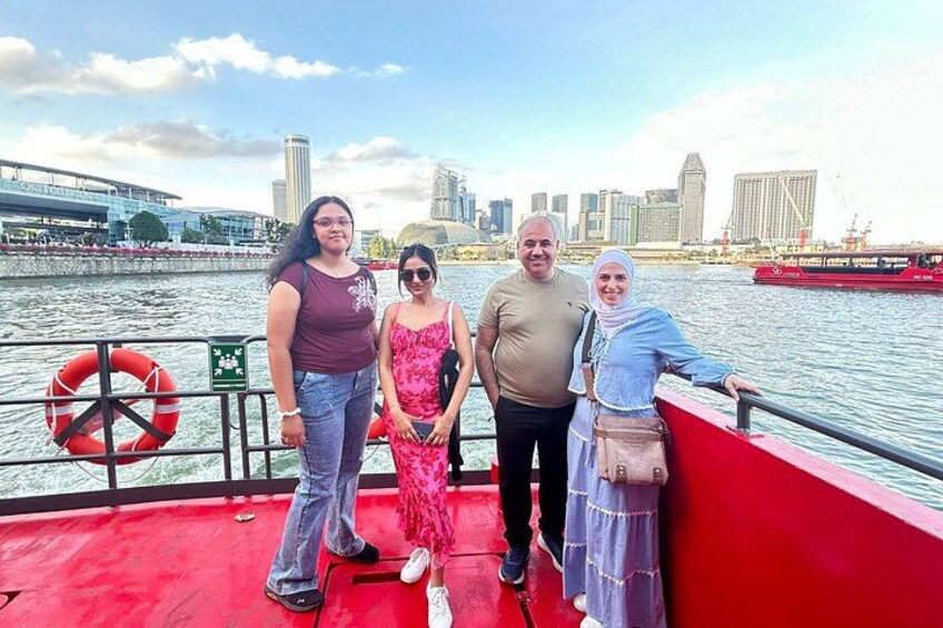 Singapore River Cruise and 2 Must-see Water Light Shows 5