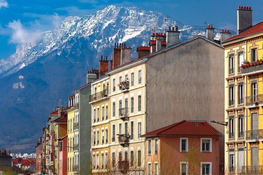 Explore Grenoble in 60 minutes with a Local 4