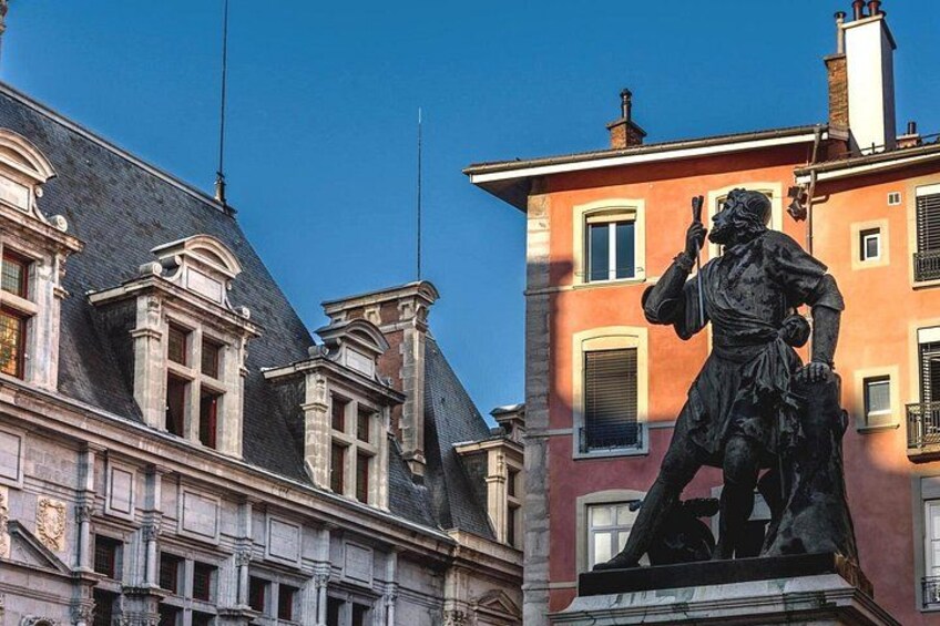 Explore Grenoble in 60 minutes with a Local 3