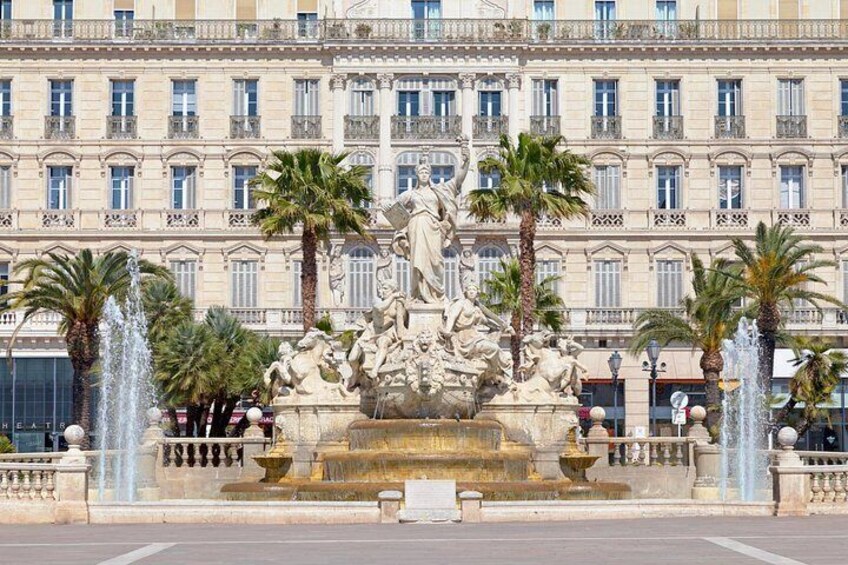 Explore Toulon in 60 minutes with a Local 4