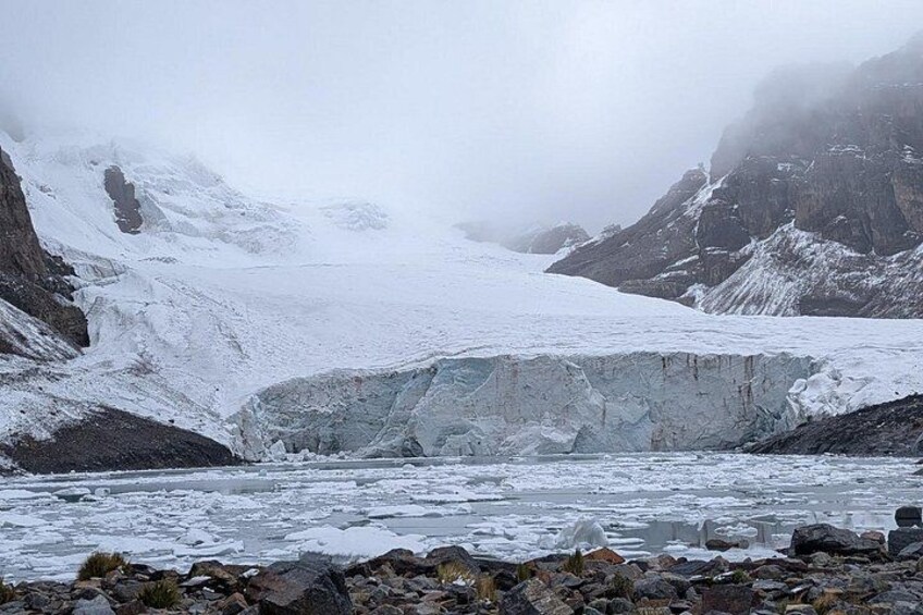 Lagoon and glacier windowni (5050 m) 5