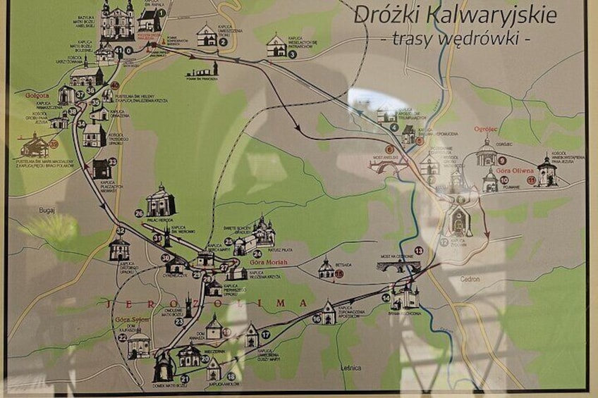 Una mappa del sentiero di Drożki Kalwaryjskie con vari punti di riferimento e percorsi. 4
