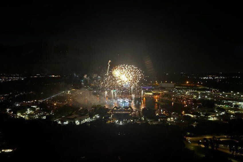 Family pack 77 Miles Helicopter Tour Fireworks & all Theme Parks 2