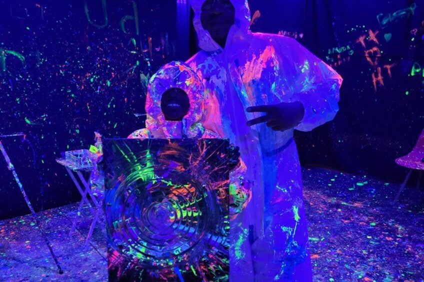 Glow In The Dark Painting With Friends 2