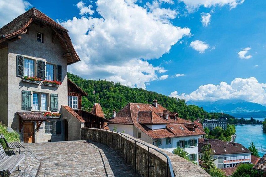 Explore Thun in 60 minutes with a Local 4