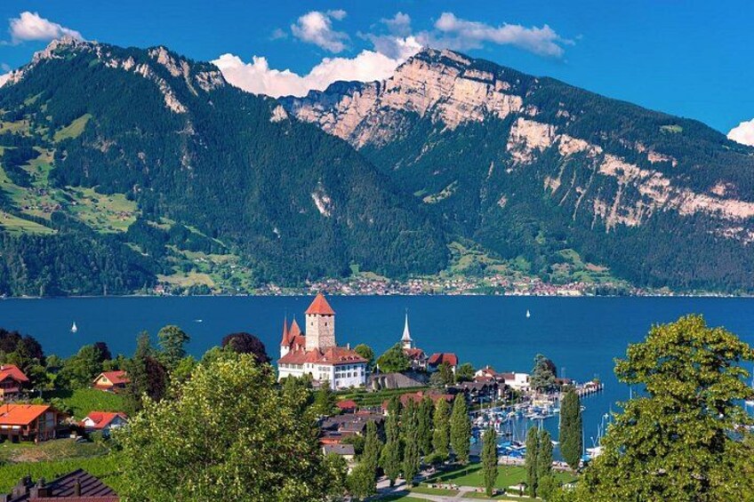 Explore Thun in 60 minutes with a Local 2