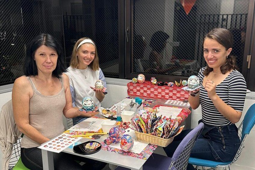 Daruma Workshop by Making your Own Japanese Souvenir in Shinjuku 3