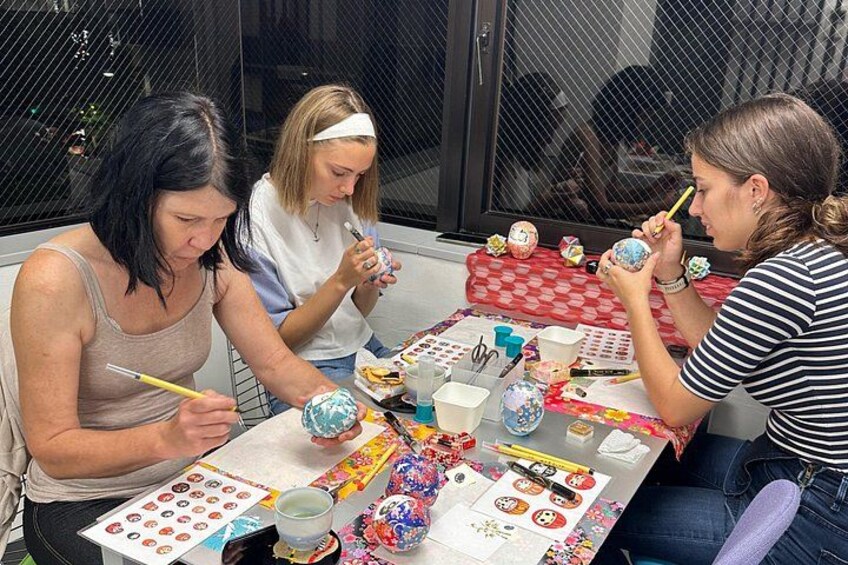 Daruma Workshop by Making your Own Japanese Souvenir in Shinjuku 2