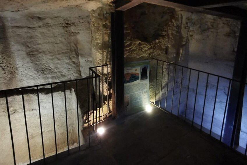 Tour of Lecce with a visit to the basement of the ancient synagogue 2