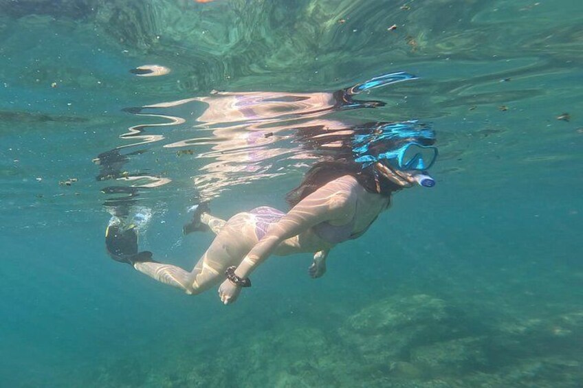 Snorkel gear included 1