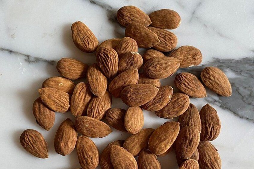 Atelier transformation Almonds Nougat by a producer 1