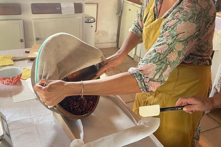 Atelier transformation Almonds Nougat by a producer 5