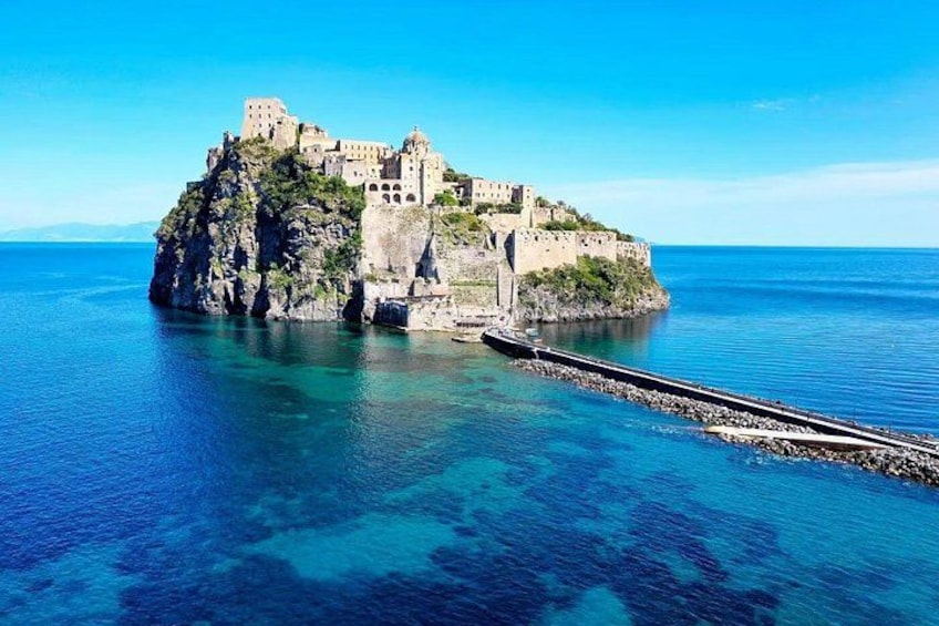 Visit to the Aragonese Castle Borgo di Celsa 1