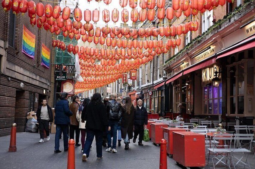See famous London landmarks and hidden gems alike 3