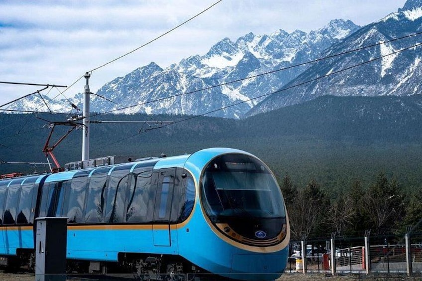 Jade Dragon Snow Mountain Glacier Cableway with Scenic Train Tour 3