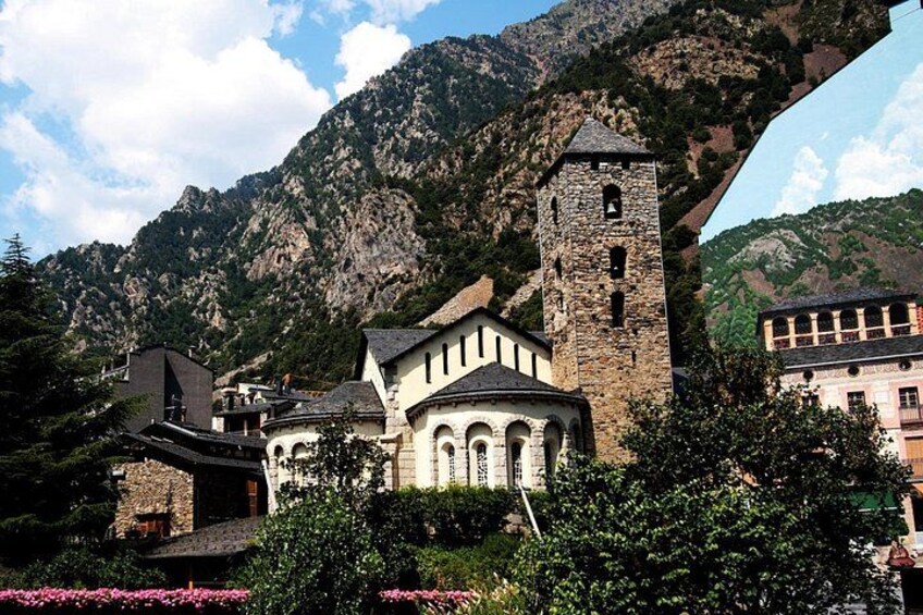 The Best of Andorra la Vella: Art, Heritage & Alpine Vistas 4