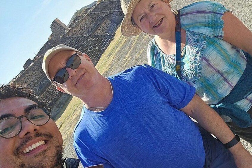 Teotihuacan and Basilica Guadalupe Private Car Tour 5