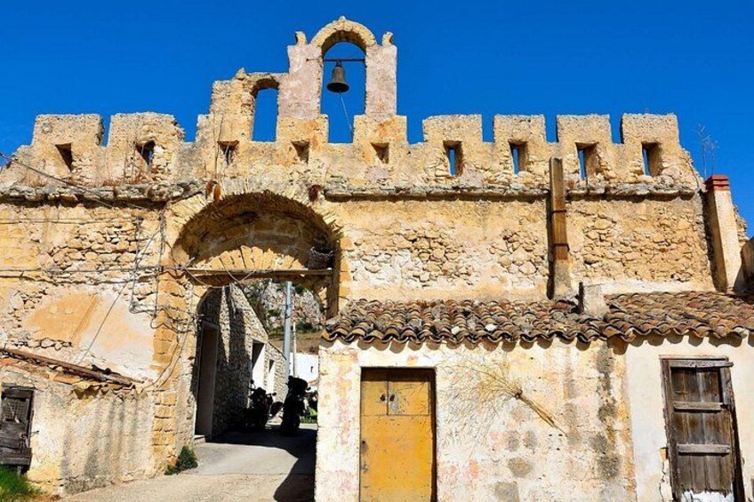 Castellammare del Golfo Ebike Tour to Grotta Mangiapane 4