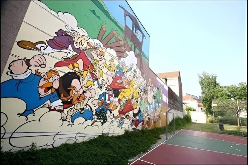 Brussels: Comics Walls Tour with Comics & Chocolate Workshop 4