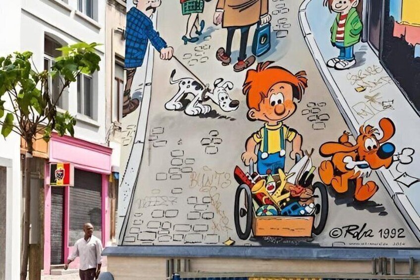 Brussels: Comics Walls Tour with Comics & Chocolate Workshop 1