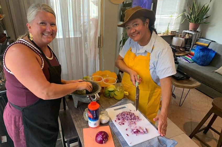4h Cooking Class in Mexico City: 8 Recipes & Bottomless Drinks 3