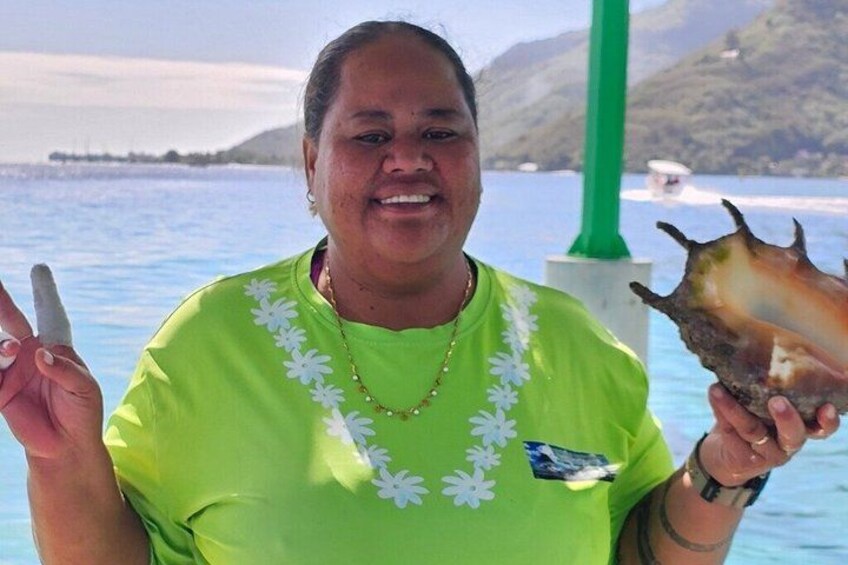 Activity/Excursion Lagoon Tour to Moorea by Canoe 6 hours 2