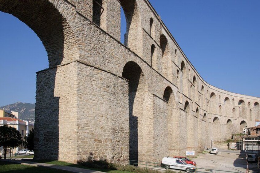The Aqueduct 5