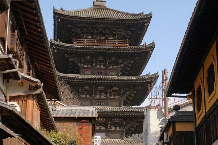 Kyoto Morning Walk / Avoid Crowds: Gion, Yasaka Pagoda & Kiyomizu 4