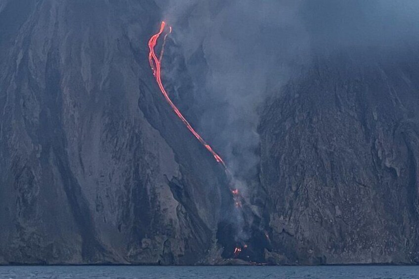 Vulcano Lipari Sciara of fire by day 5