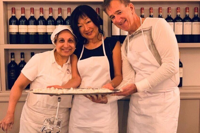 Bari: Pasta and Tiramisu Cooking Class with Wine 2