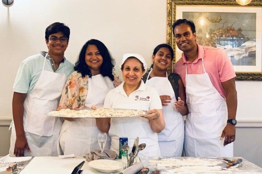 Bari: Pasta and Tiramisu Cooking Class with Wine 5