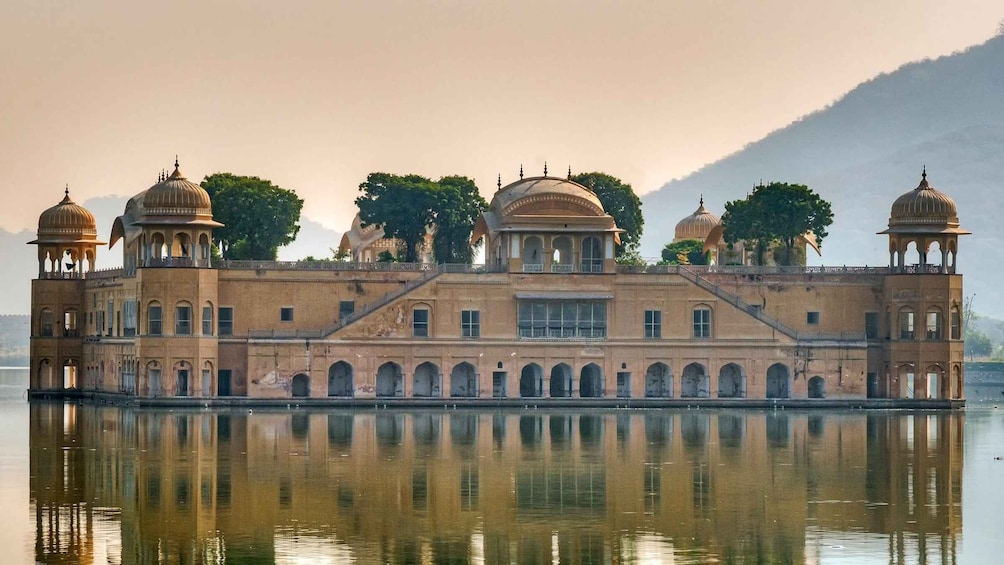 Picture 11 for Activity Jaipur: Explore City Heritage Sites & Amber Fort Guided Tour 3