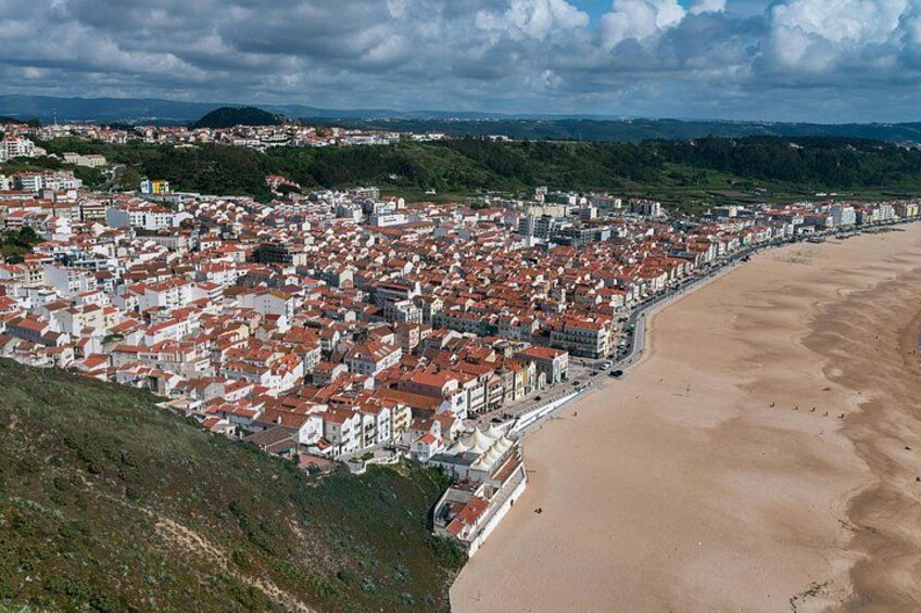 From Lisbon: Private Transfer to Porto with up to 3 stops 5