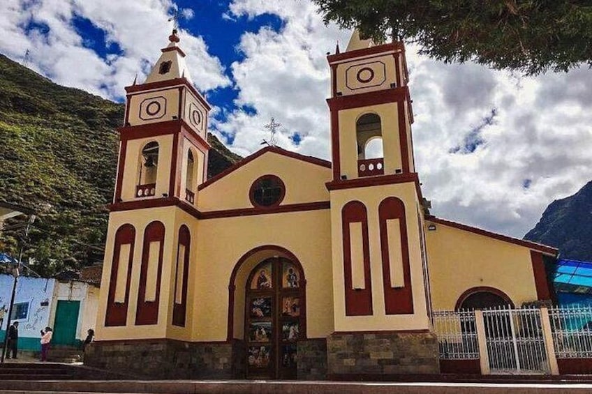 Lima: Marcapomacocha | Cordillera de la Viuda | Lakeside Route 3