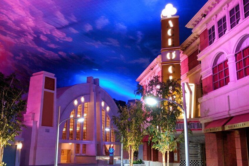 Full Day Yas Island Theme Parks Private Tour 4