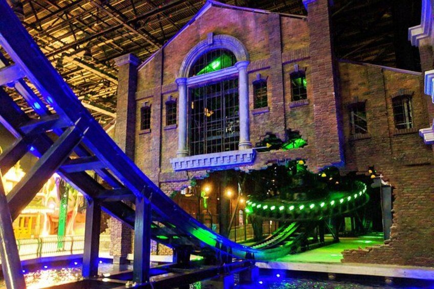 Full Day Yas Island Theme Parks Private Tour 3
