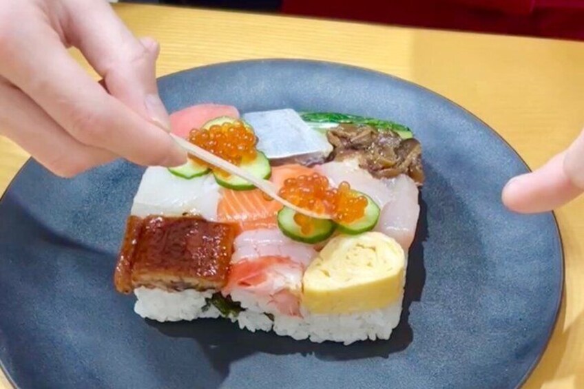 Shop Osaka Local Market Make Box Sushi and Matcha Latte 4