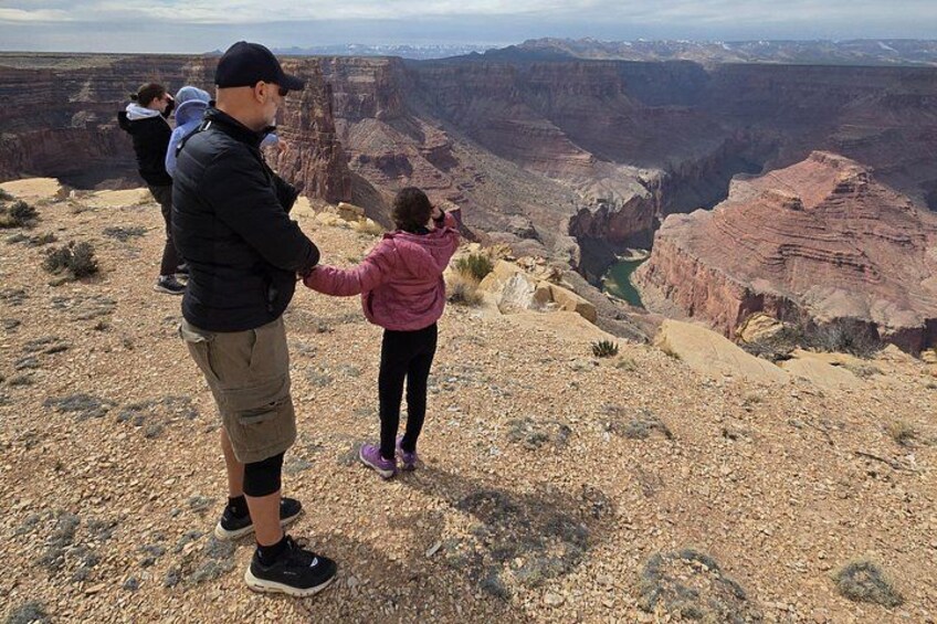 No crowds and no hiking just drive to the edge and step out to a wonderful view of Mother Earth. 4