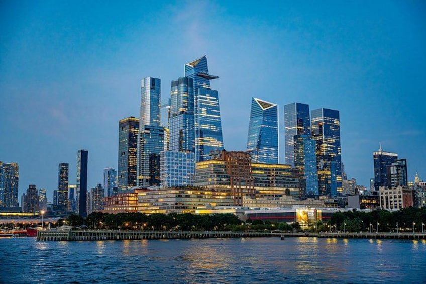 New York City Dinner Cruise on Luxury Yacht with Live Music 2
