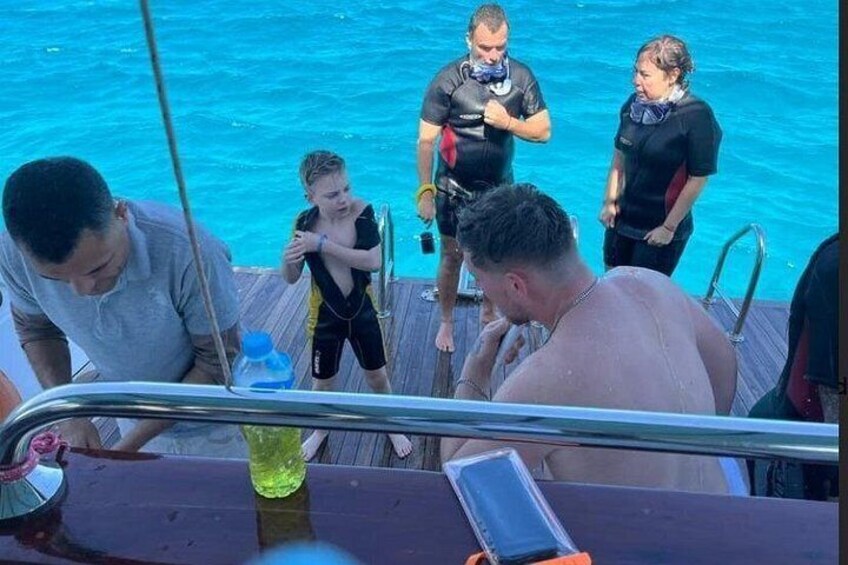Swim with Dolphins VIP snorkeling Boat Trip with lunch - Hurghada 2