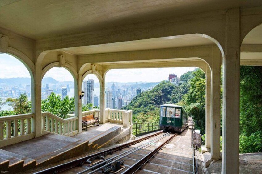 The Peak Tram & Sky Terrace 428 Ticket in Hong Kong 4