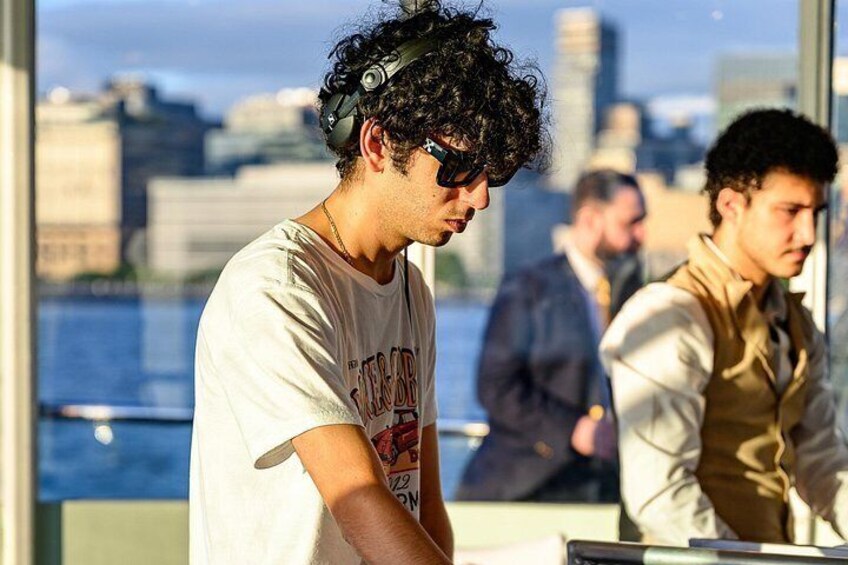NYC Sunset Cruise with DJ, Skyline & Statue of Liberty 2