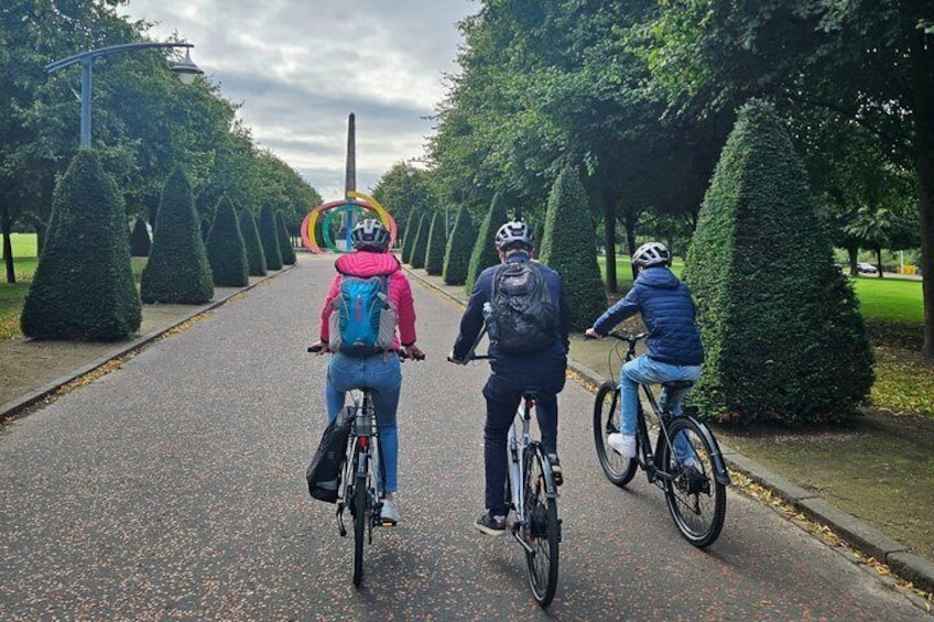 The Essential Bike and E Bike Tour of Glasgow Center and Beyond 3